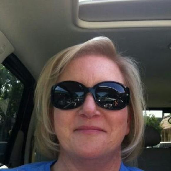 Meet your Posher, Laura - Picture 1 of 1